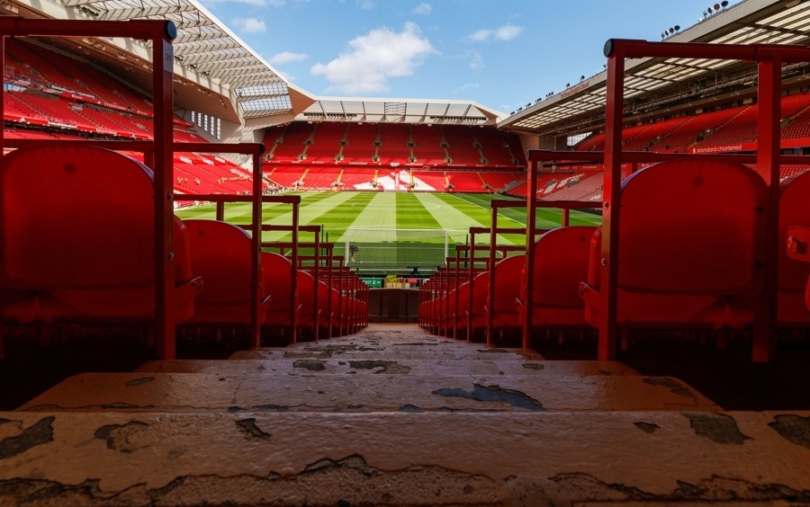 重返欧冠八, 维萨的转会, 亿英镑 重返欧冠八, 维萨的转会, 亿英镑