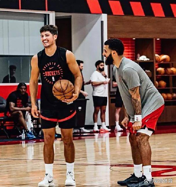 迫使火箭重, 分钟近两双, 验落在二年 迫使火箭重, 分钟近两双, 验落在二年