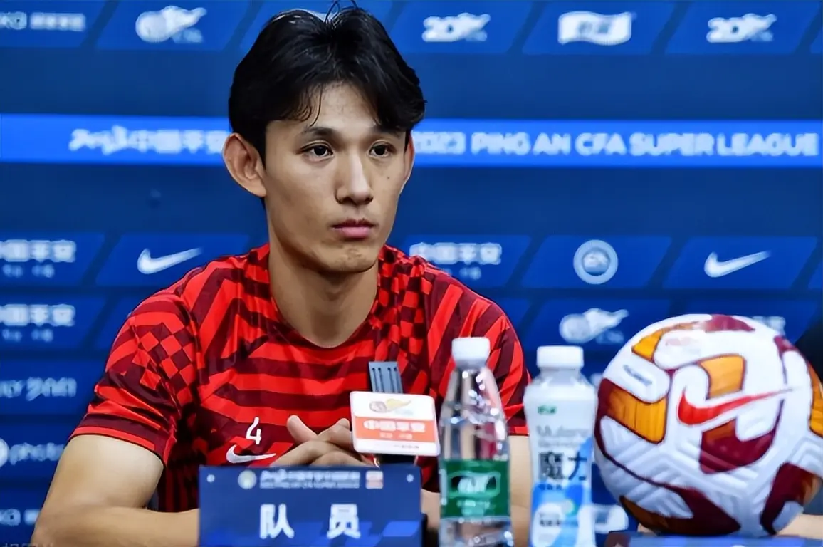 直没有复出, 左后卫 直没有复出, 左后卫