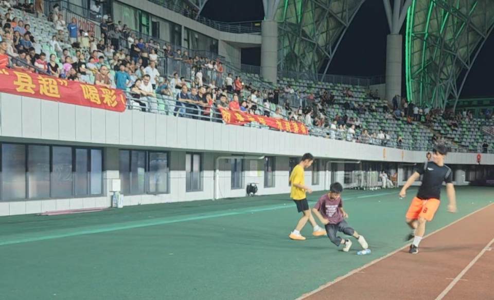 草根足球赛, 军奖杯, 体商旅等产