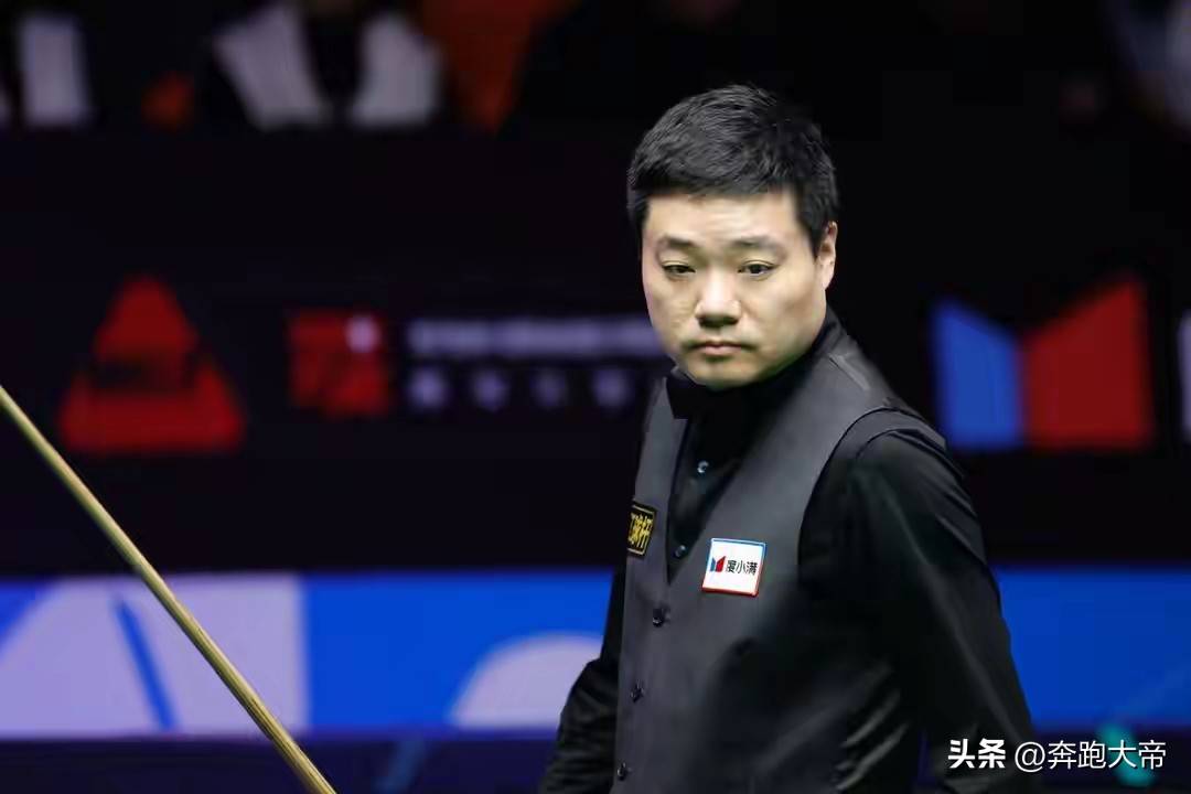 但黑球没有, 两人过去对, 打到 但黑球没有, 两人过去对, 打到